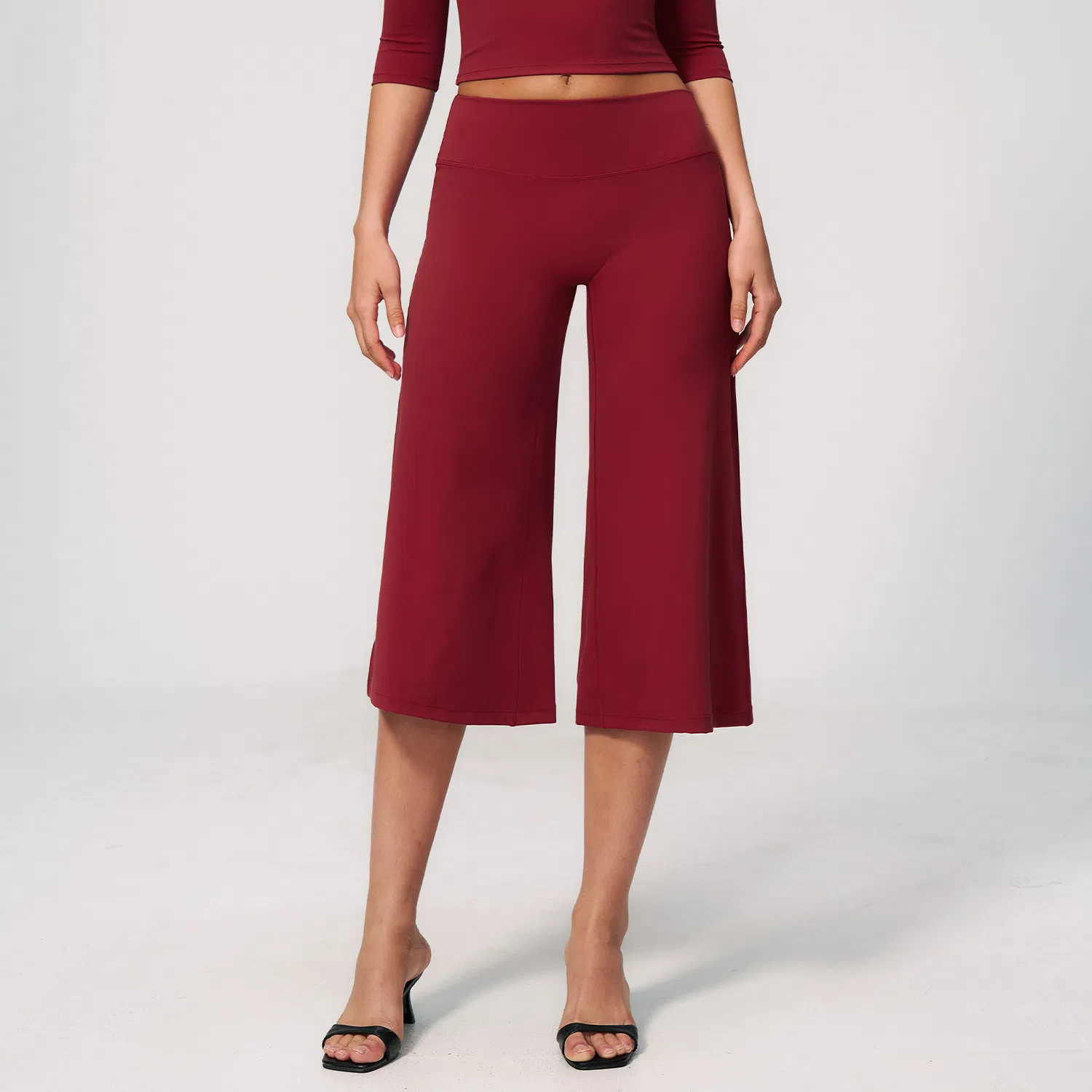 Pantalones capri deportivos de mujer personalizados al por mayor con logo, de cintura alta y pierna ancha