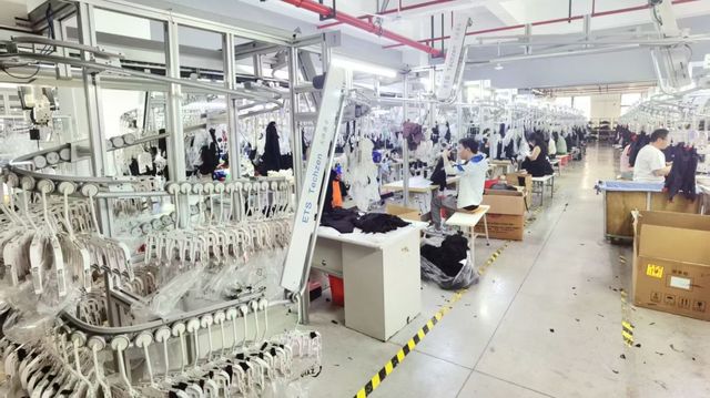 Fábrica de ropa deportiva Darla Clothing - Instalaciones de producción en Hangzhou China