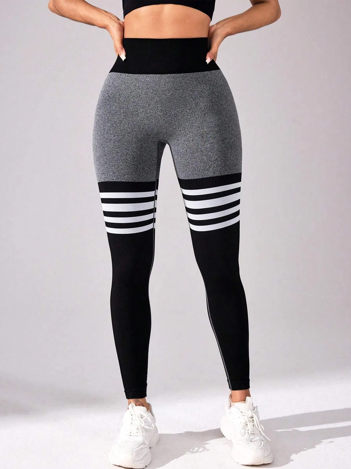 Detalle pantalones de yoga