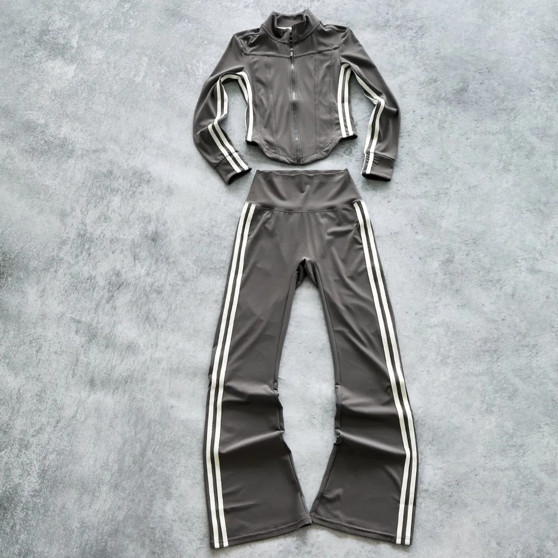 2025 Venta Caliente Conjunto de Yoga de Forro Polar de Primavera de Manga Larga Abrigo Cálido Ropa de Fitness Mallas Deportivas