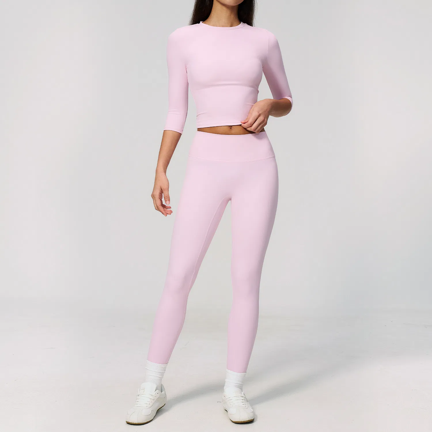 Camiseta de entrenamiento de ajuste ceñido 3/4 con leggings de yoga de cintura alta