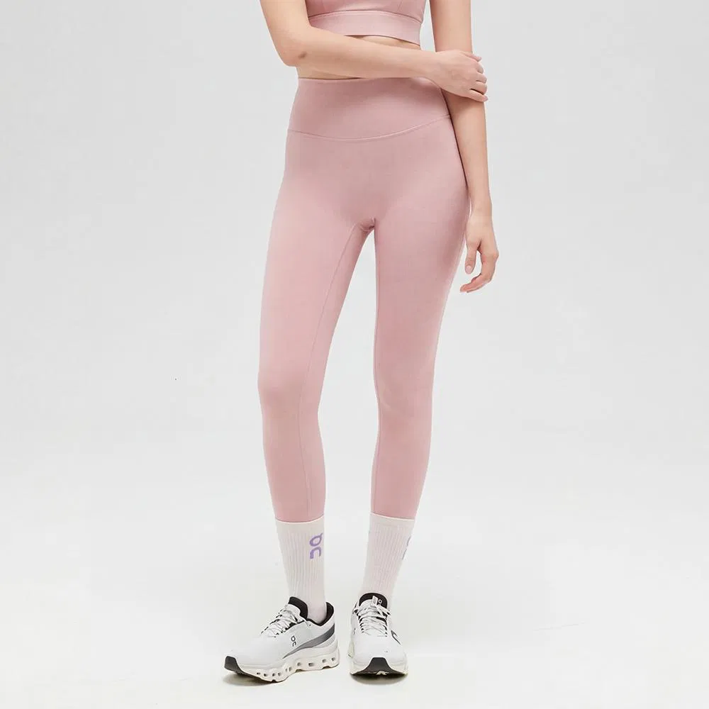 Mallas de yoga de nylon y spandex de sensación nude al por mayor, personalización de color y logo, pantalones de fitness transpirables y anti-fricción