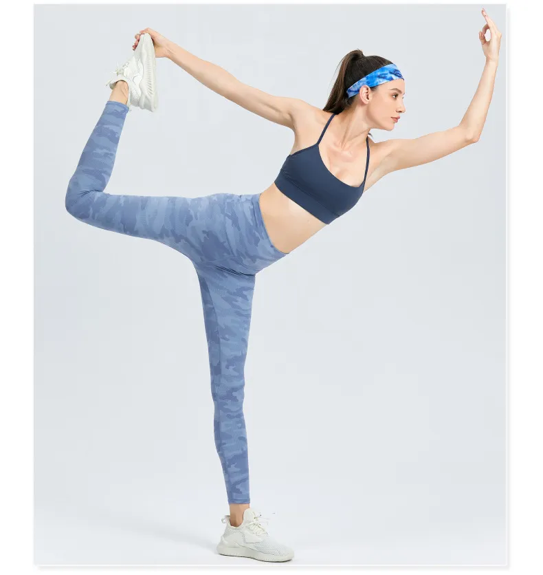 Detalle de diseño trasero de las mallas de yoga