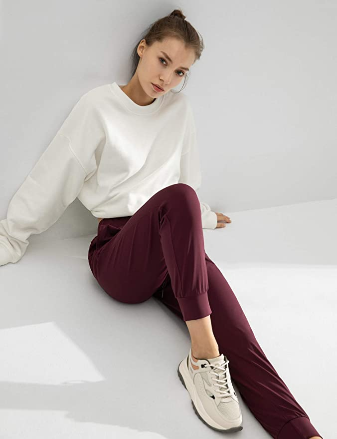 Pantalones de yoga para mujeres ultra ligeros de movimiento completo premium, ropa deportiva disponible para etiqueta de logo personalizada a precio de mayorista
