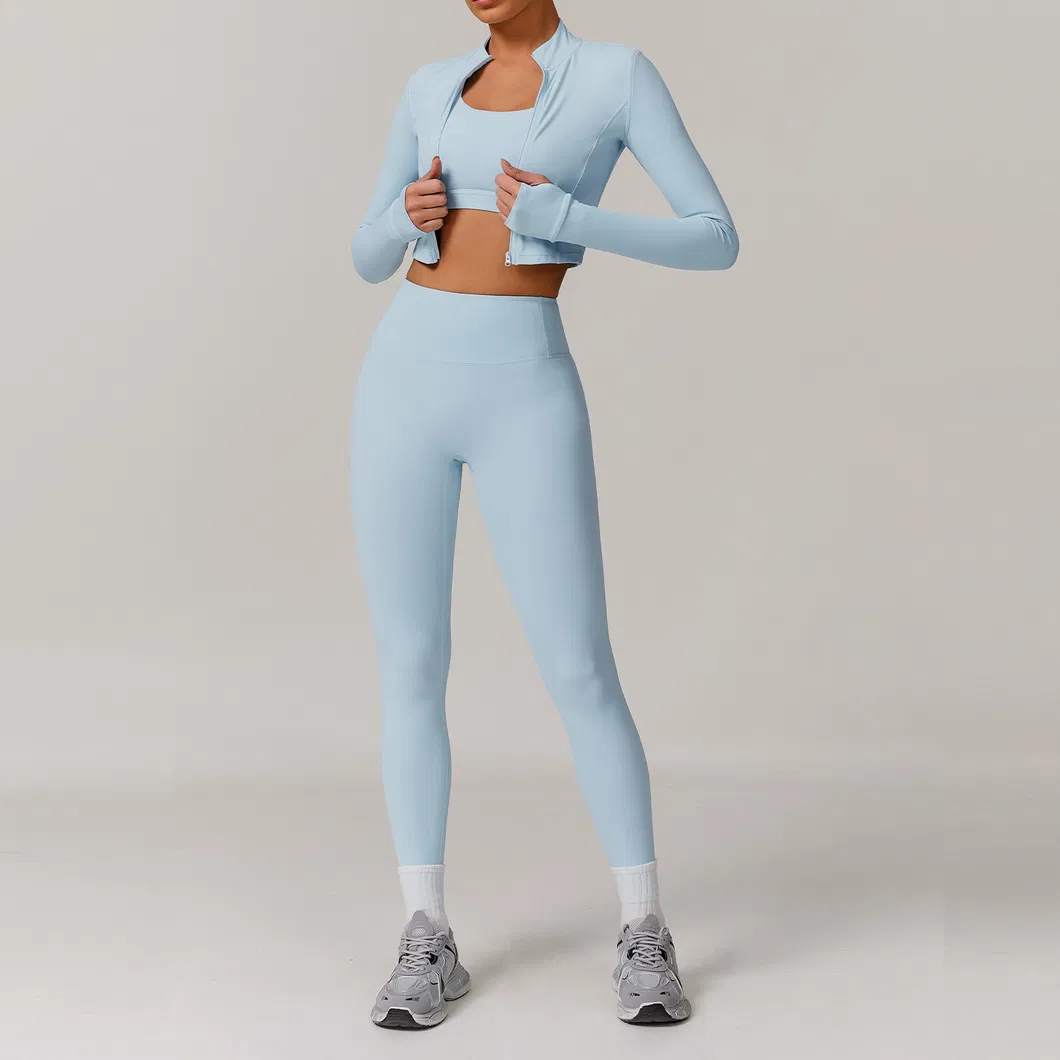 Conjunto de ropa de yoga para mujer: chaqueta corta, sujetador deportivo y leggings para el gimnasio