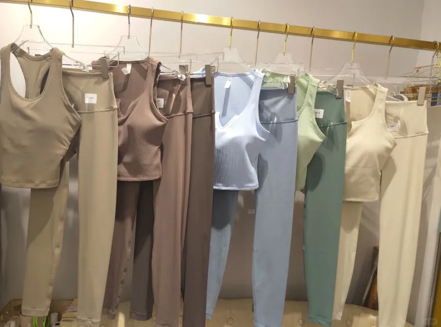 Conjunto de Yoga con Gradiente Sin Costuras para Mujeres - Pantalones de Fitness de Secado Rápido