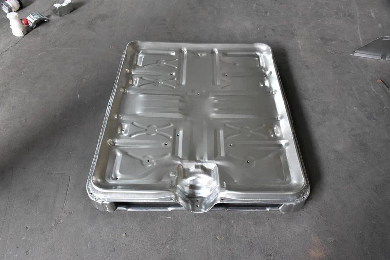 Aluminum IBC Metal Base (1)
