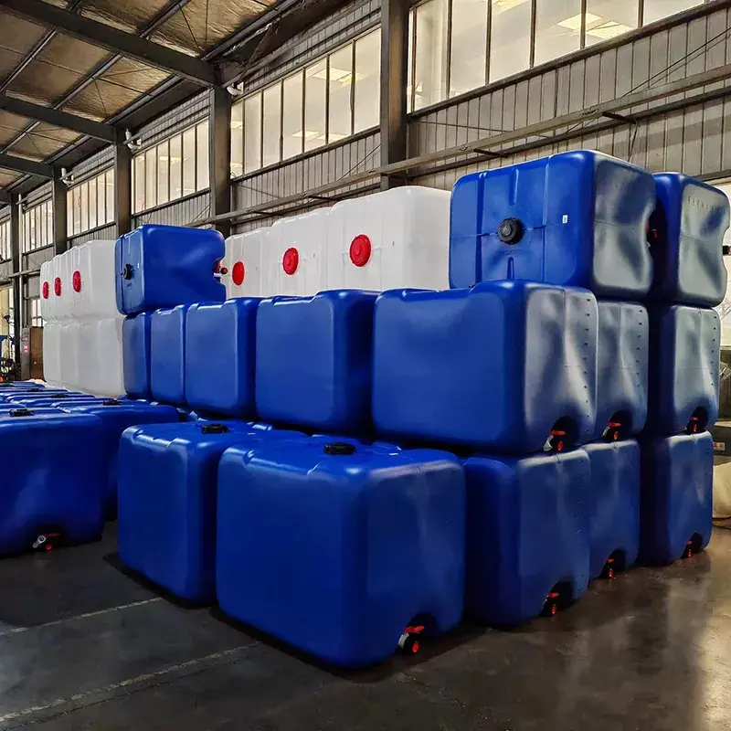Light Proof IBC Tank Blue Exterior