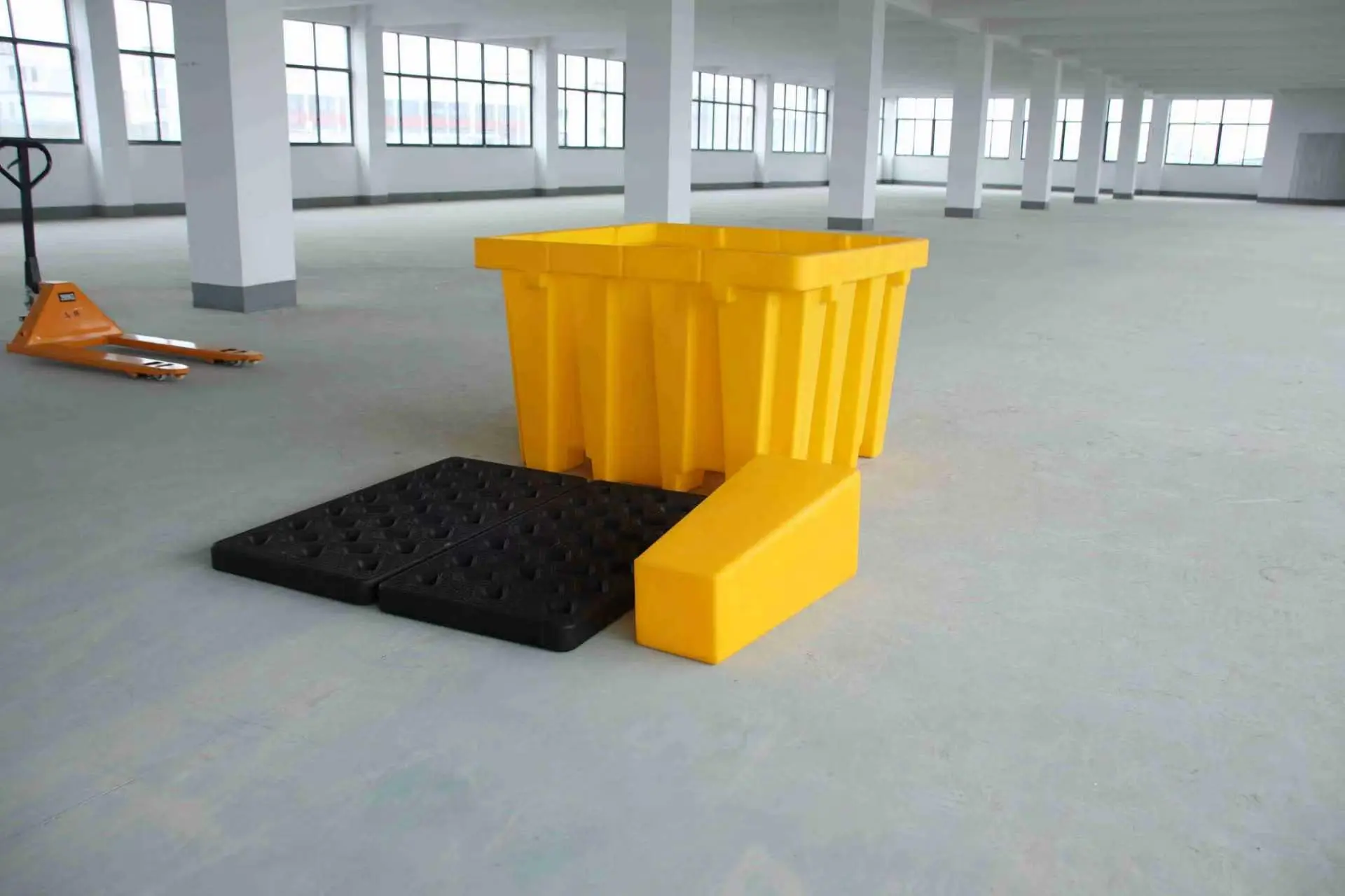 Wholesale China Suppliers Factory IBC Spill Containment Pallet for Chemical and Oil Spill Prevention Manufacturers, Factory