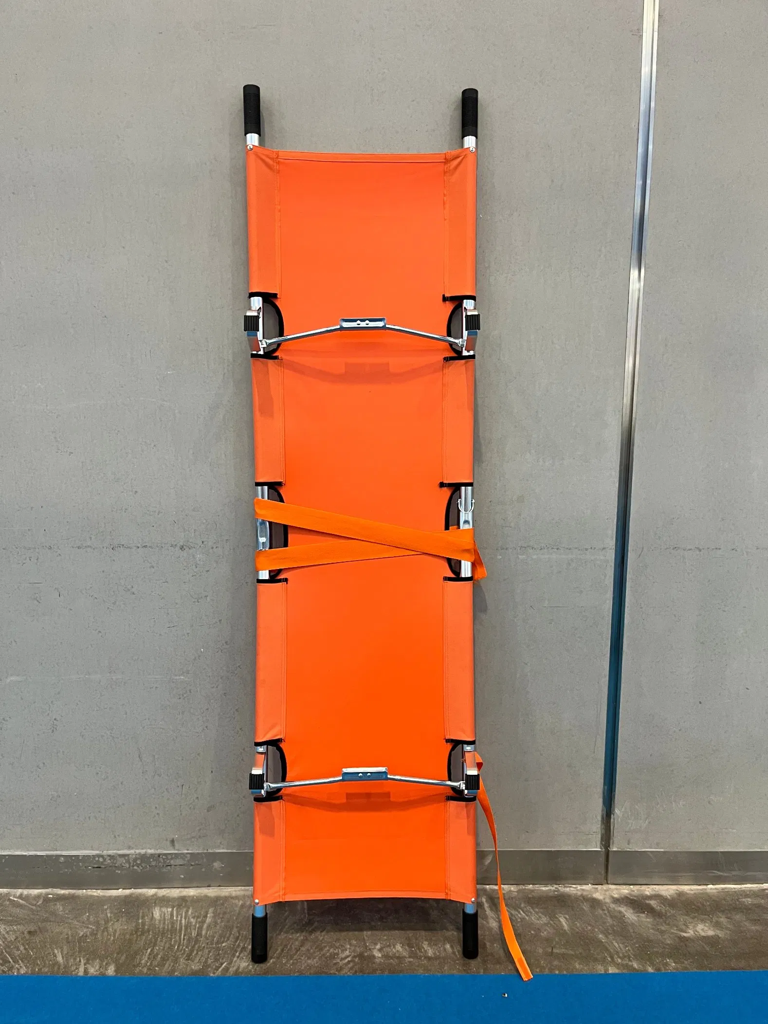Lightweight Aluminium Folding Rescue Stretcher for Emergency Response, First Aid, and Disaster Relief Medical Transport 2 Fold 4 Fold