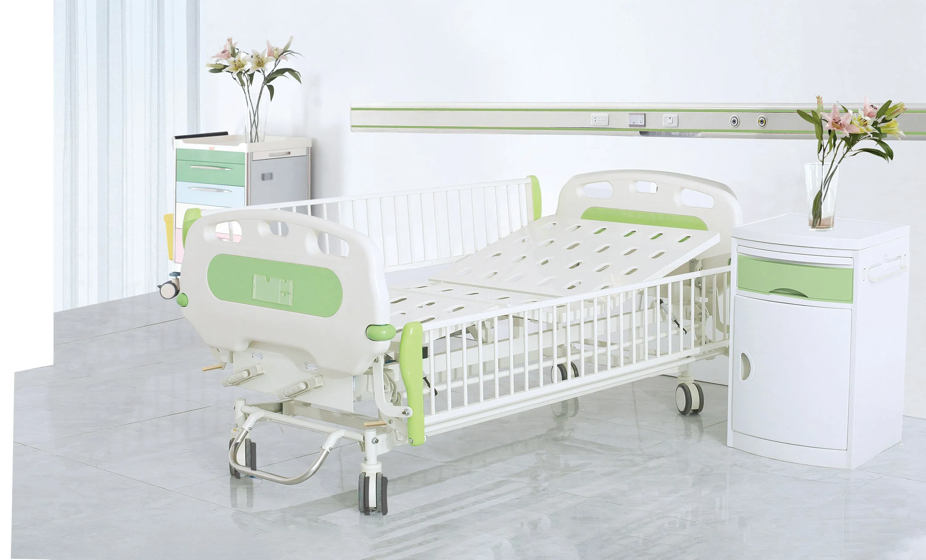 Multifunction Medical Bed ICU Children Pediatric Bed ABS Plastic Baby Hospital Crib
