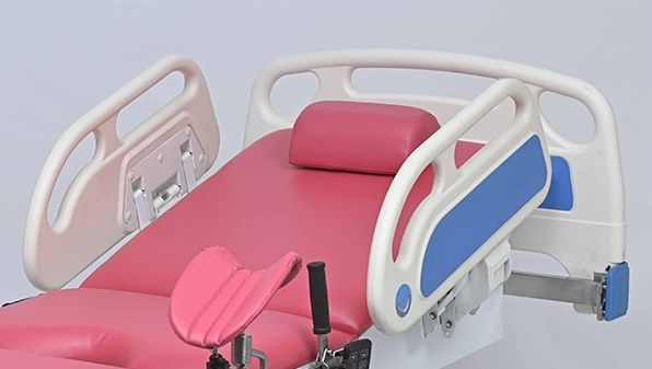 CE ISO High Quality Hospital Equipment Electric Delivery Bed Gynecological Examination Handheld Controller
