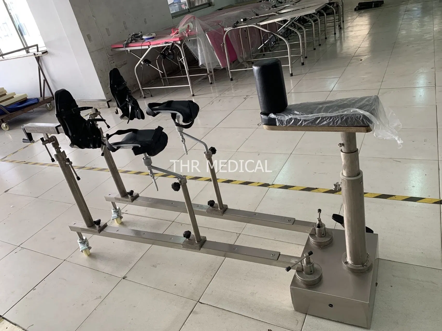 Hospital Orthopedic Treatment Orthopedic Traction Bed Lower Limb Frame (THR-TB005)