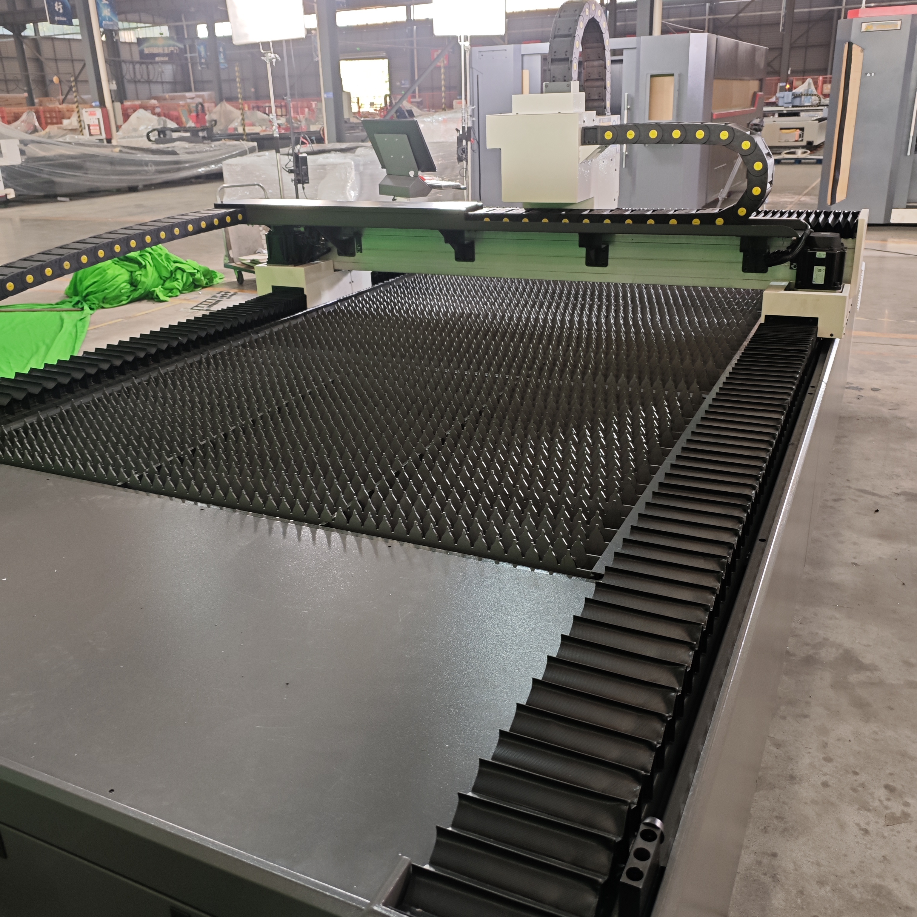High Precision 3000W Laser Cutting Machine for Metal Fabrication Sheet Metal Work 3kw