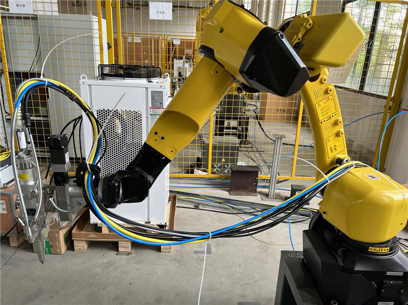 2000W Fiber Laser Head 3d Cutting Robot Cutting Machine