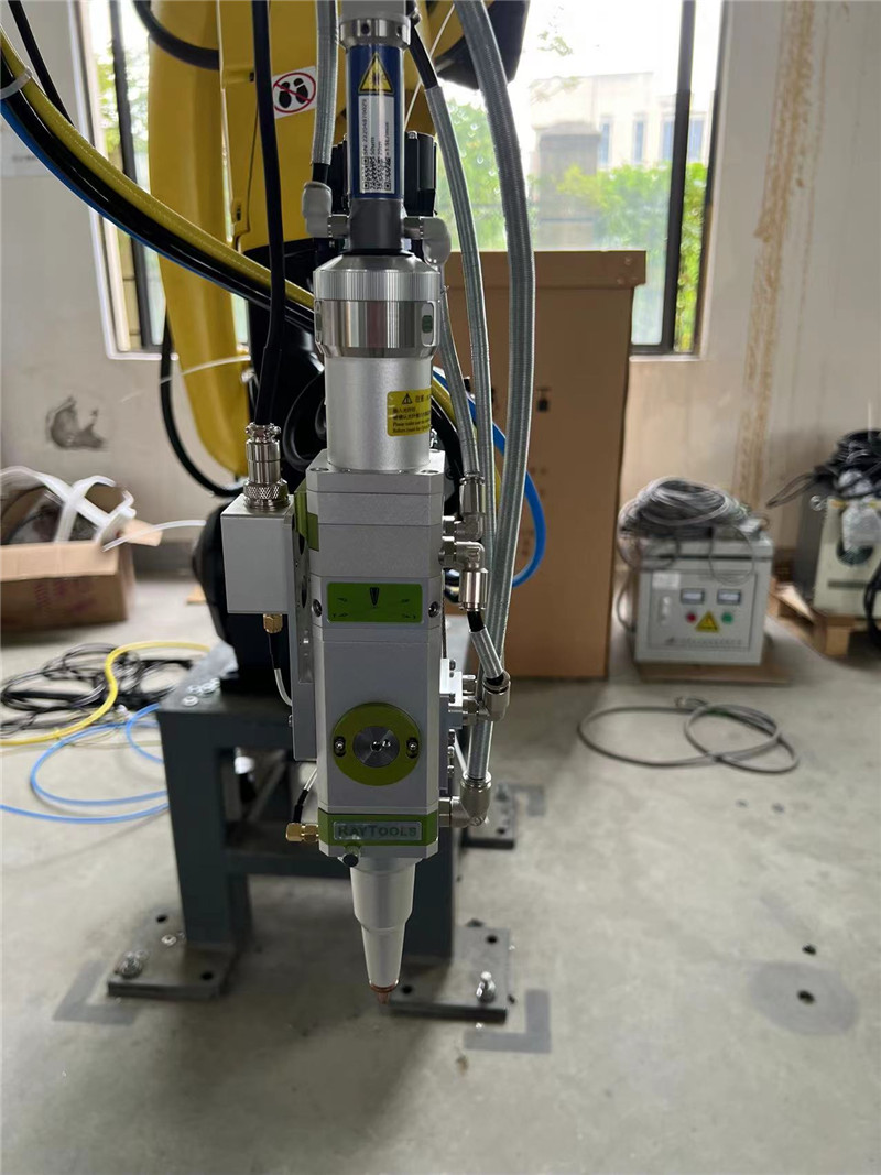 2000W Fiber Laser Head 3d Cutting Robot Cutting Machine