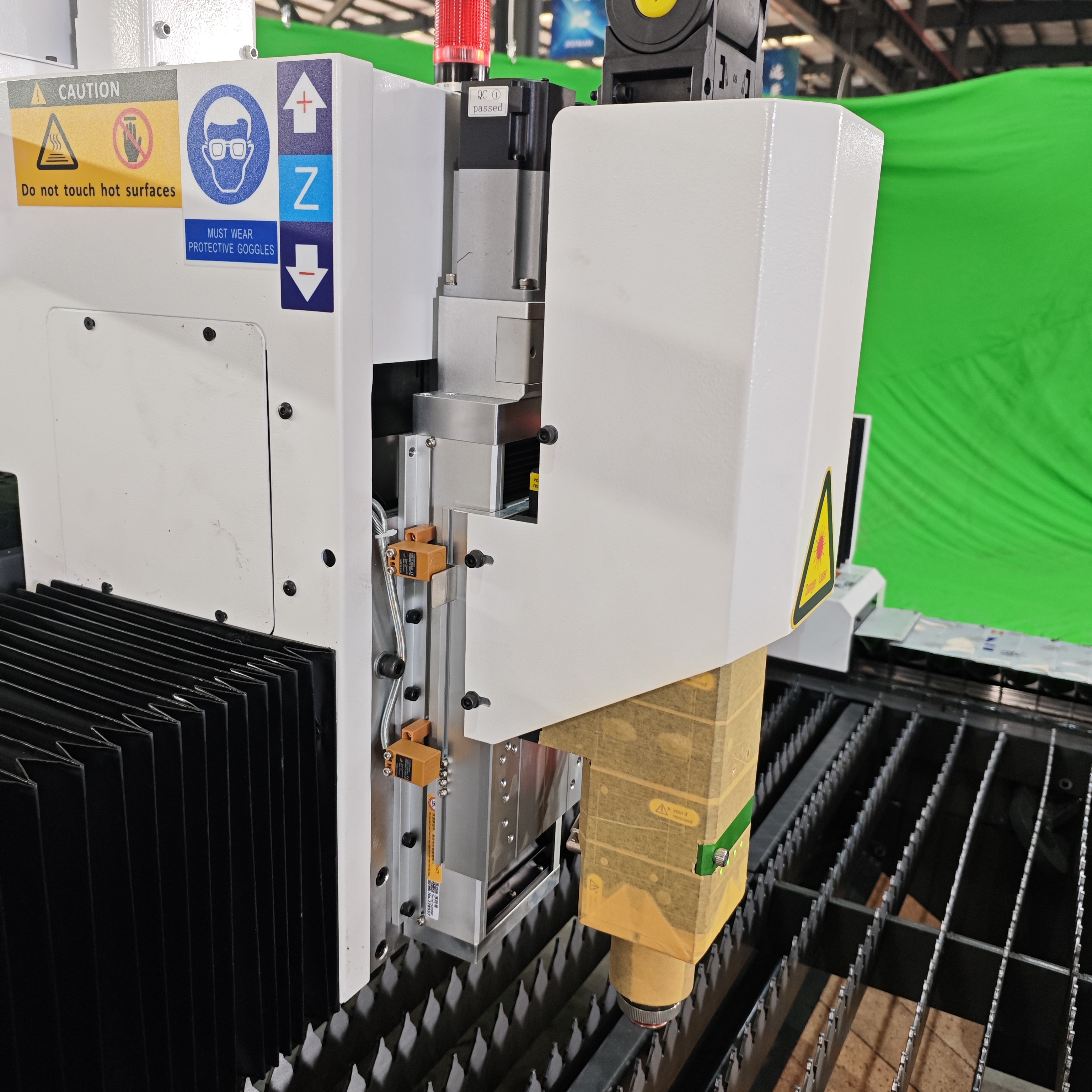 High Precision 3000W Laser Cutting Machine for Metal Fabrication Sheet Metal Work 3kw