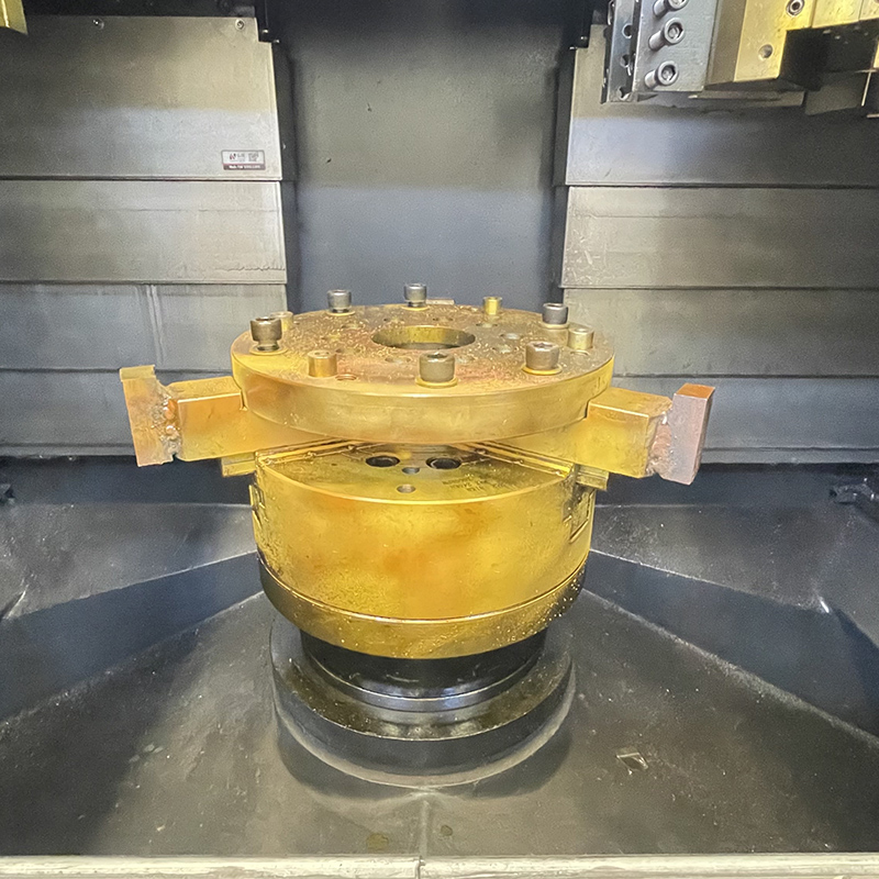 Free Shipping Heavy-Duty CNC Machine High Positioning Accuracy CNC Vertical Machine Siemens High Speed Spindle CNC Machine