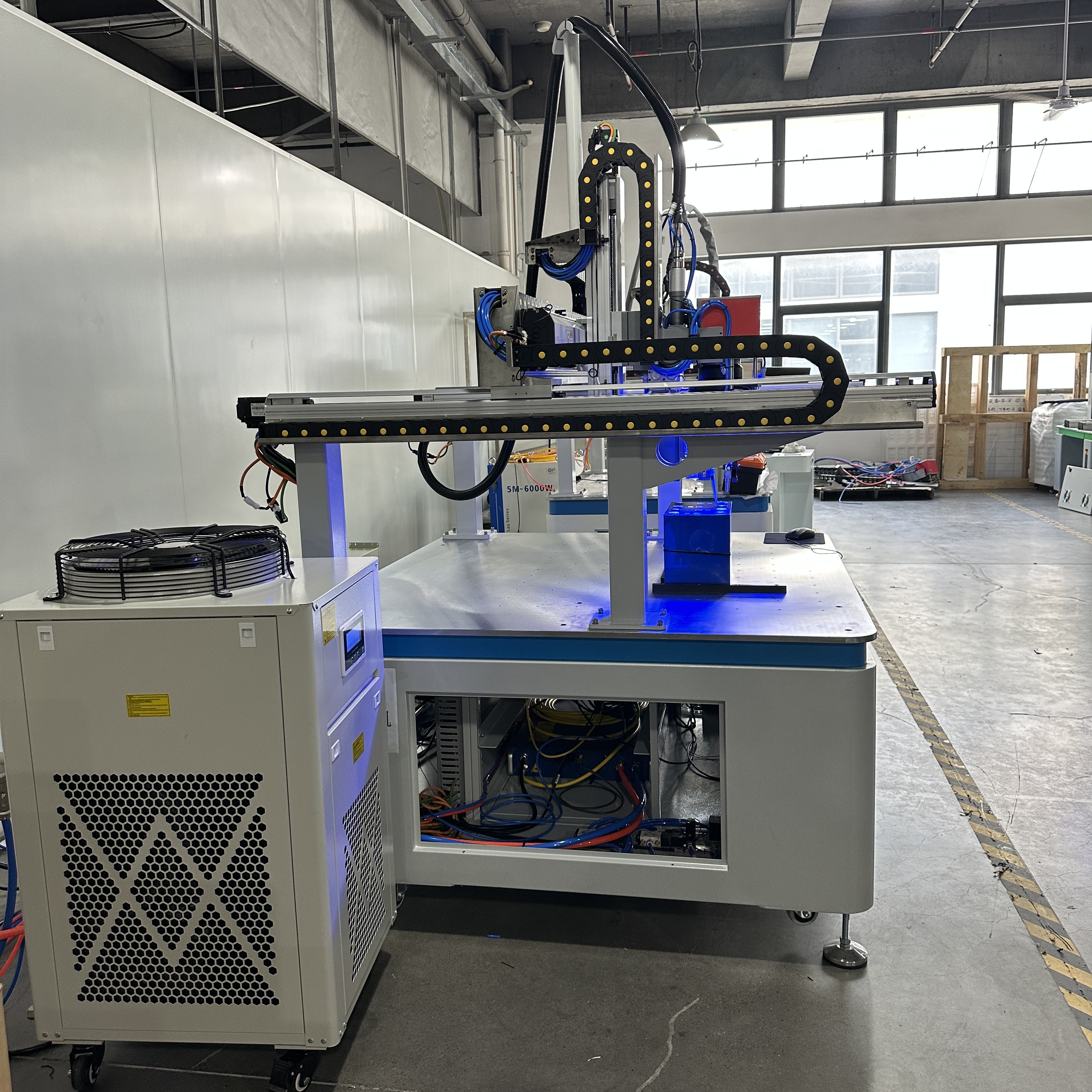 Sunlaser 3000W Robotic Multi-Axis Automatic High-Frequency High-Speed Fiber Laser Welding Machine Air/Water Cooling Battery 1