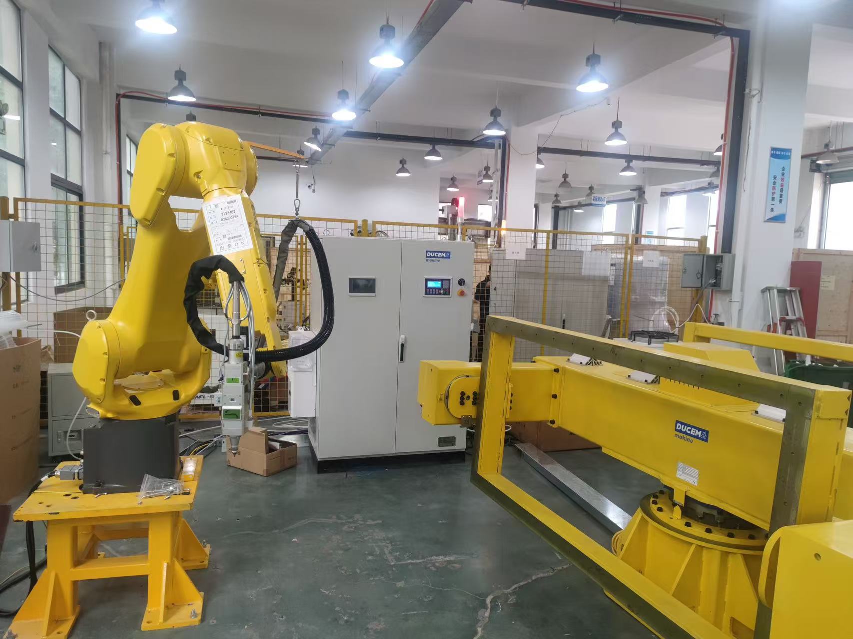 Industrial Automatic Stainless Steel Robot Fiber Laser Cutting Machine Manipulator Laser Cutter For Stainless Steel Aluminum