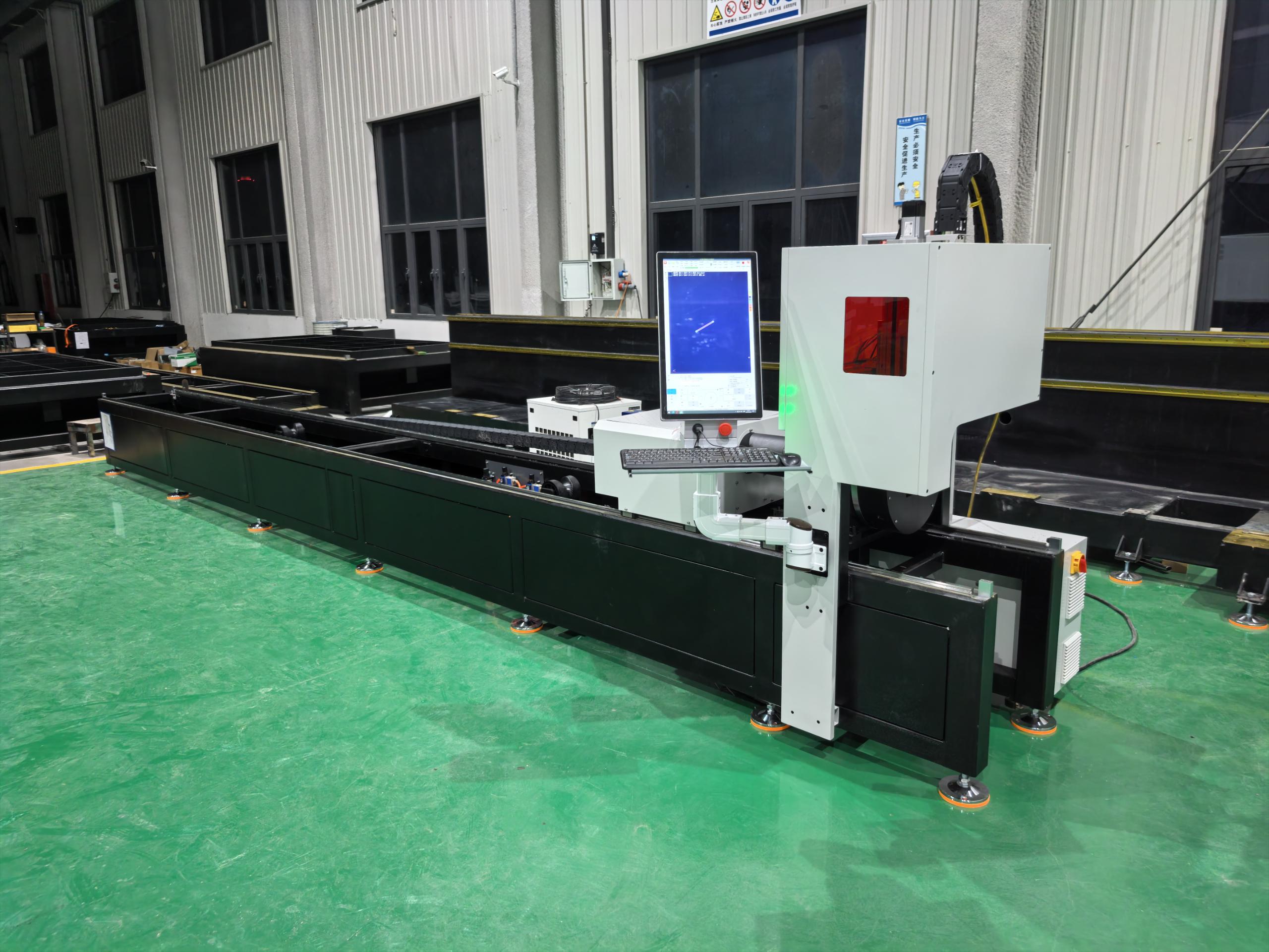 HUAXIA CNC Metal 3000W Fiber Laser Cutting Stainless Steel Carbon Steel Square Tube Cutting Machine