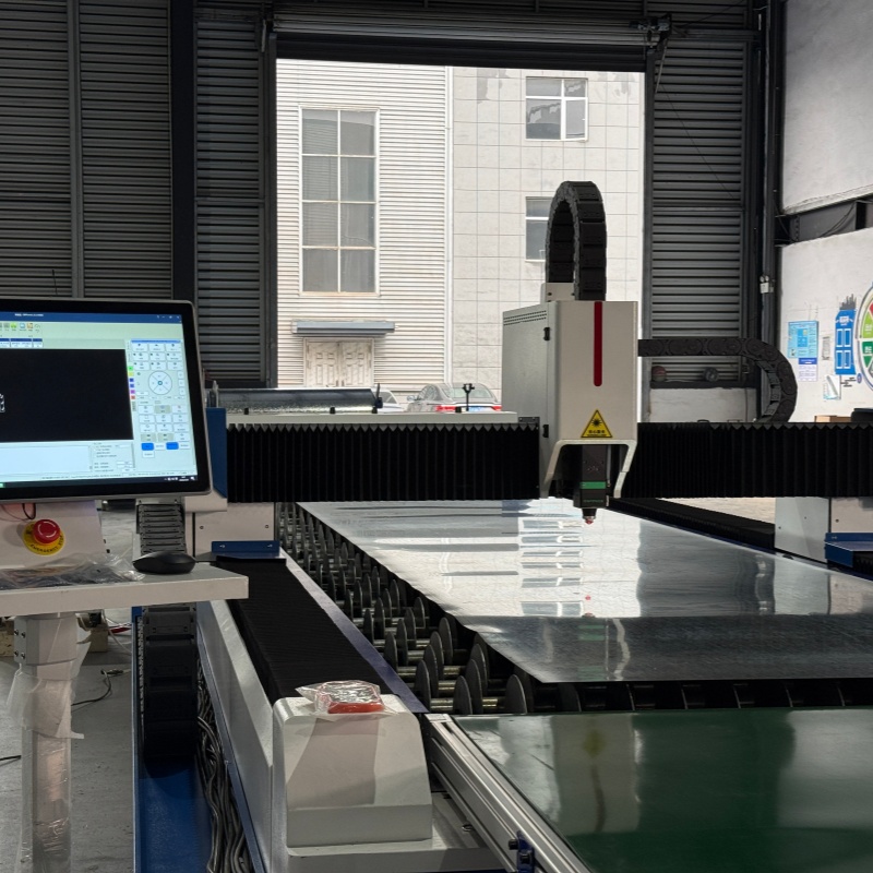 Automatic Uncoiling Leveling Feeding &amp; Blanking Fiber Laser CNC Cutting Line with Cypcut Control and Hiwin Guide Rails