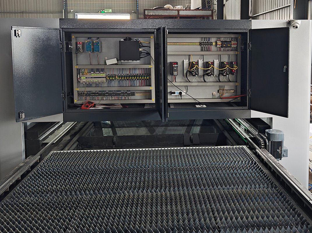 Smart 4020 6000W Laser Cutting System with Exchange Pallet and Remote Monitoring for Industry 4.0