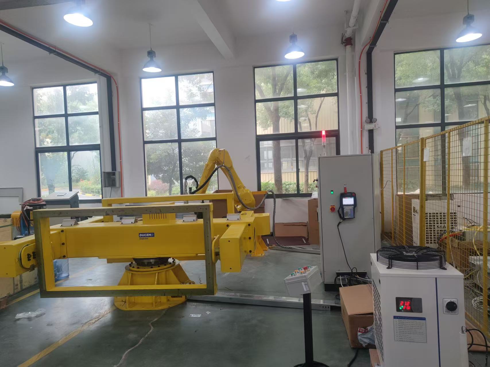Industrial Automatic 3D Metal Tube Sheet Robot Arm Laser Cutting Machines 6 Axis Cobot Fiber Laser Cutter