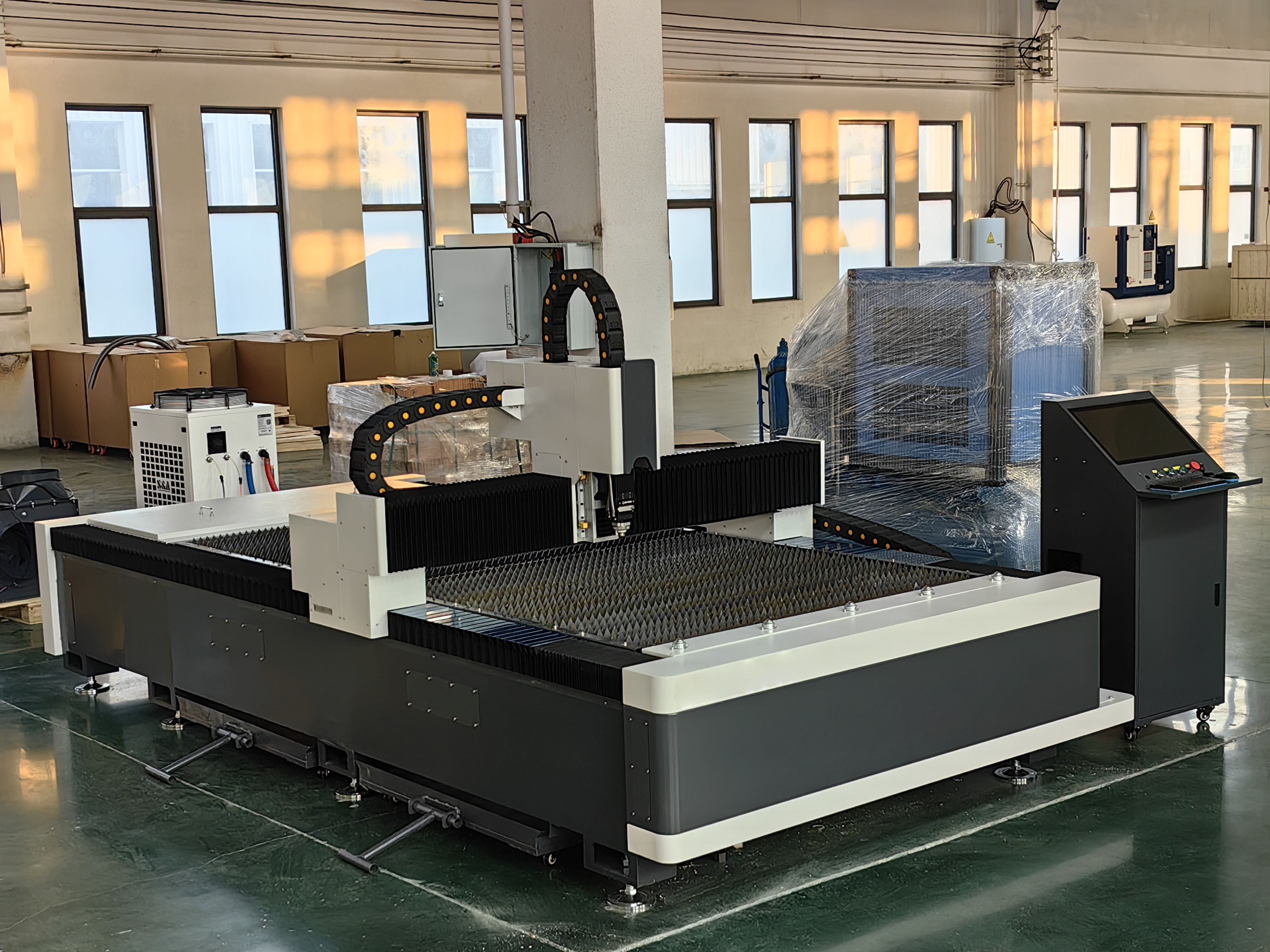 Industrial 3015 Fiber Laser Cutting Machine, 1500W-6000W CNC Metal Plate Laser Cutter For Carbon/Stainless Steel