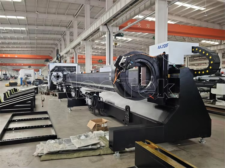 AKJ120F 5 Axis Tube Laser Cutter 1500w 3000w 6000w Fiber Laser Tube Cutting Machine with Loading and Unloading System