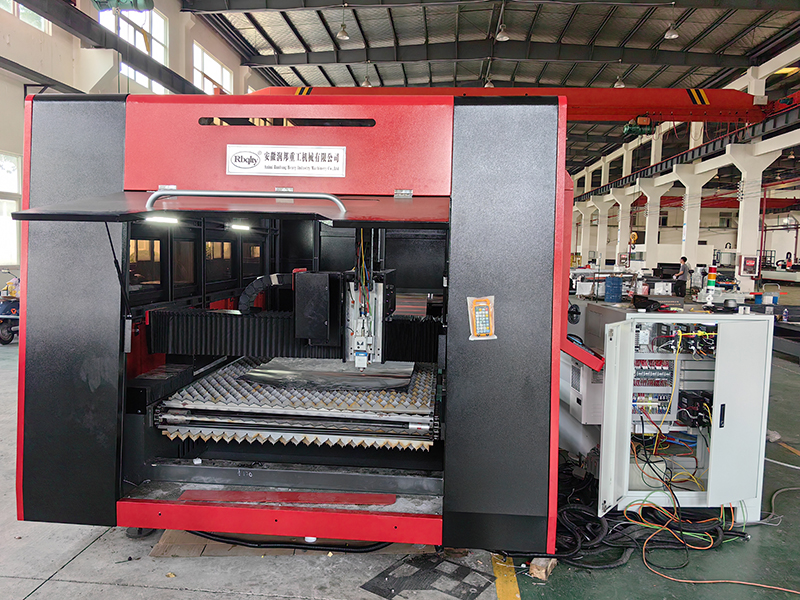 Rbqlty 3000W 3000x1500 Enclosed Laser Cutting Machine Automatic Metal Coil Cutting Line with Feeder