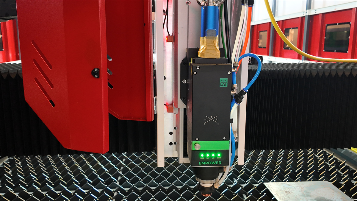 Cnc 6020 Full Enclosure Fiber Laser Cutting Machine Industry Manufacturer Fiber Laser Sheet Cutter Carbon Steel