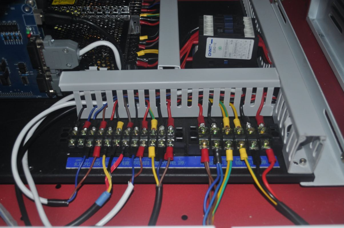 Industrial-Grade CO2/Fiber Hybrid Laser Cutting Equipment with ± 0.01mm Precision for Metal/Non-Metal Processing in Electronics Component Manufacturing