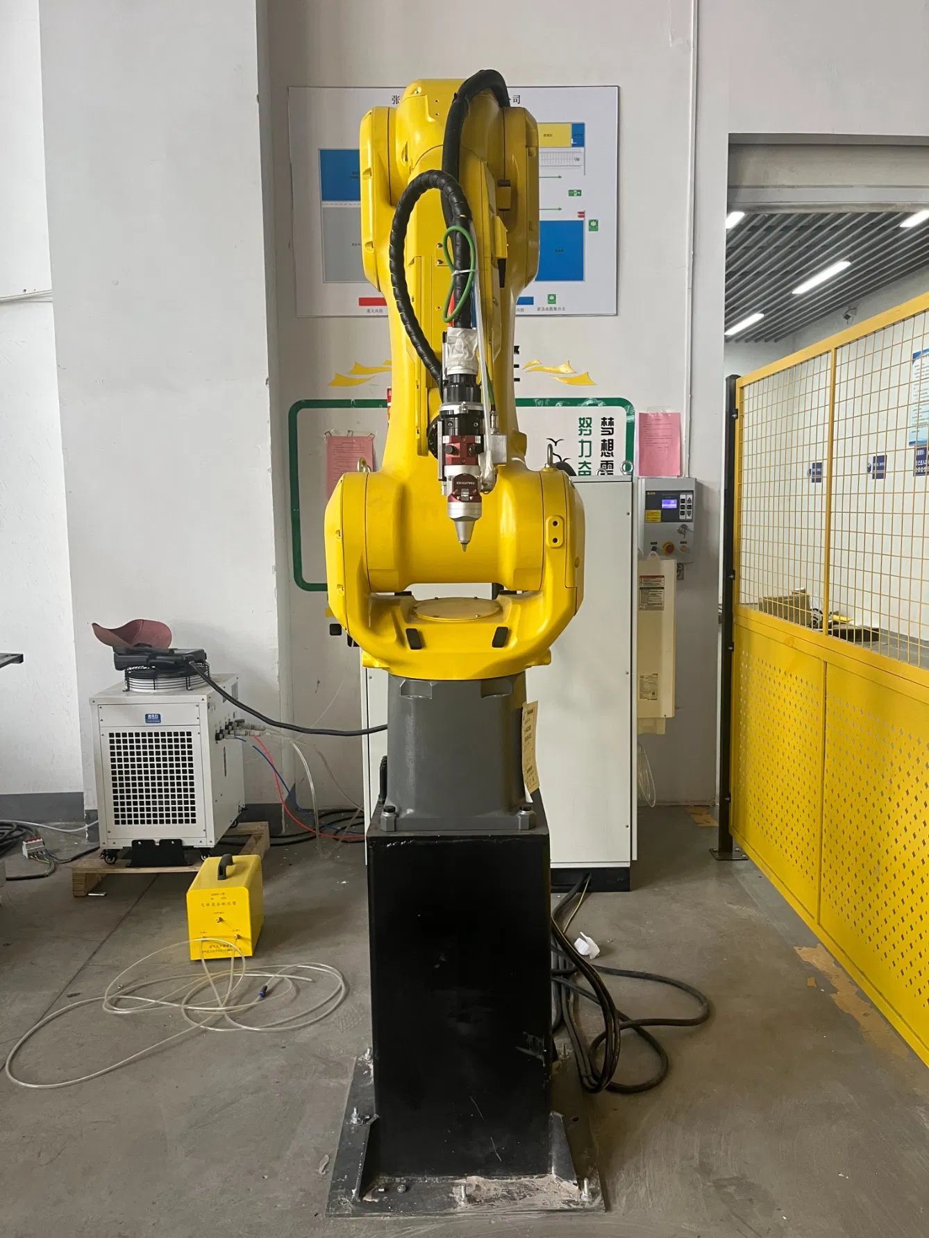 Economical Manipulator Industrial-Grade Laser Cutting Machine, Preferred for Smes' Metal Processing Equipment