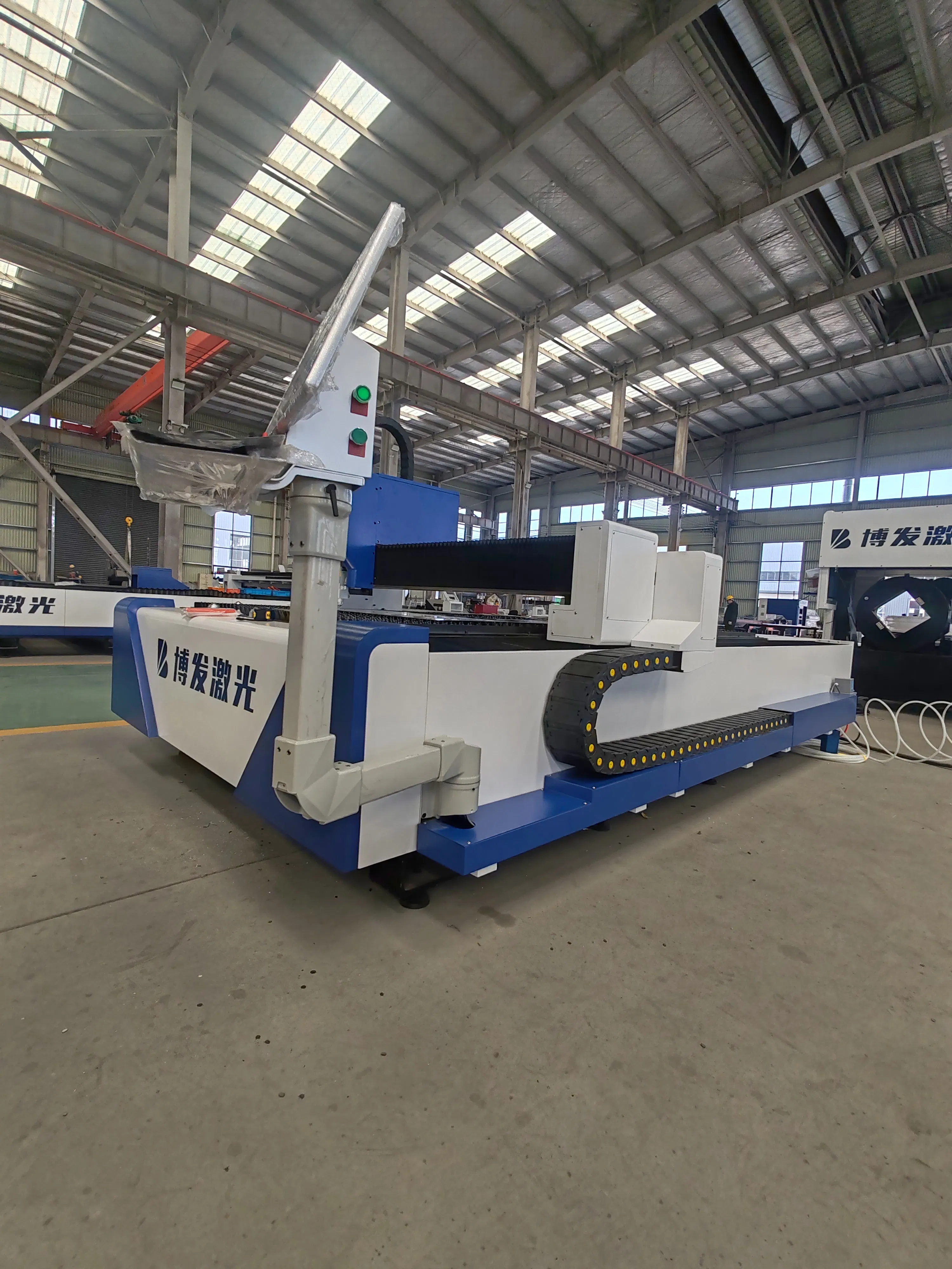 High Power Fiber Laser Cutting Machine Featuring Cypcut Control System