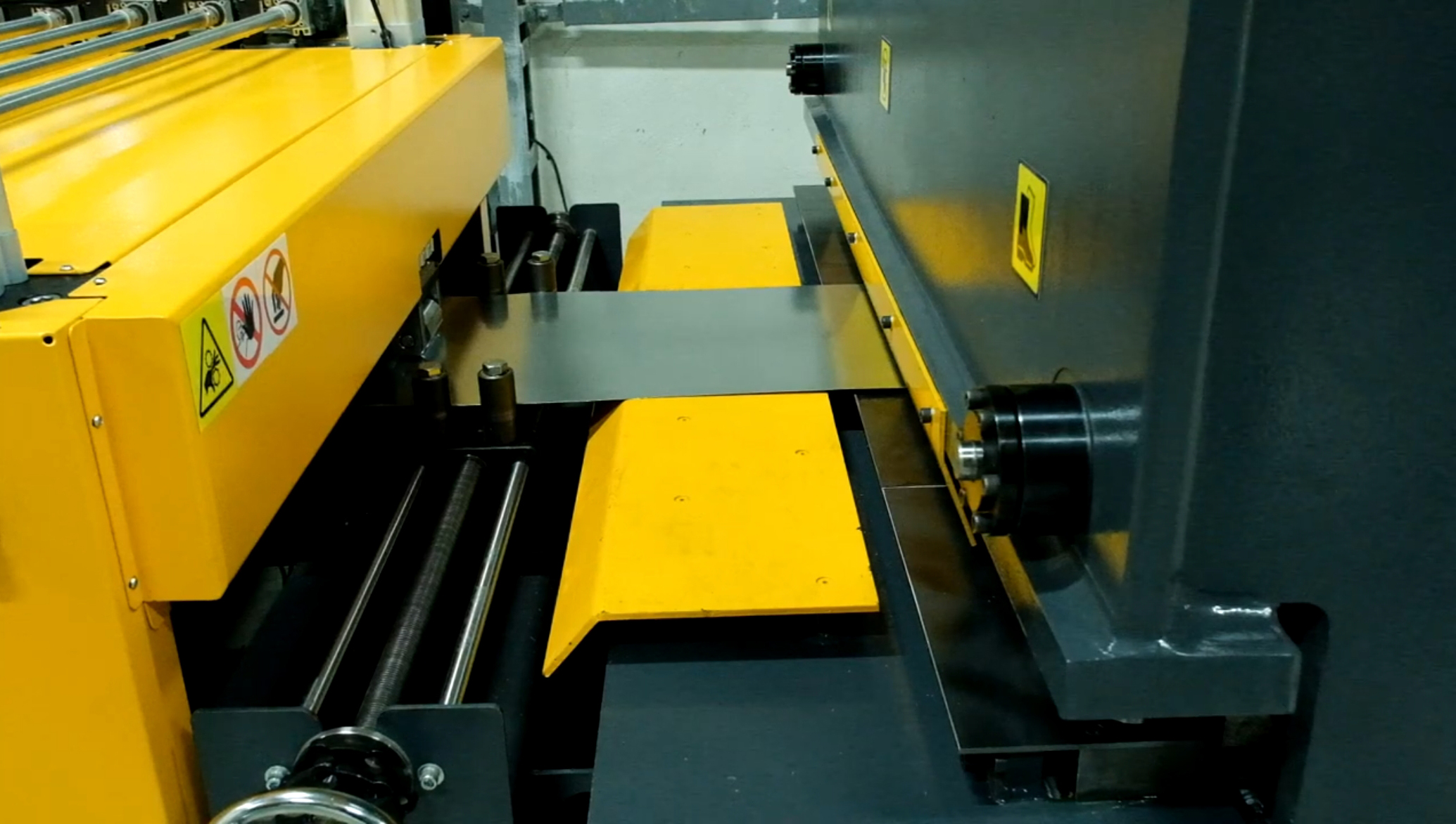 1250mm High Speed Automatic Strip Cnc Steel Roof Sheet Coil Slitting Cutting Machine Production Line Cut To Length
