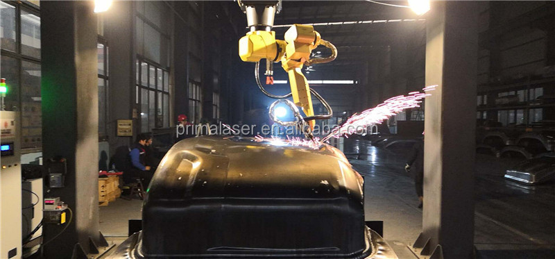 2000W Fiber Laser Head 3d Cutting Robot Cutting Machine