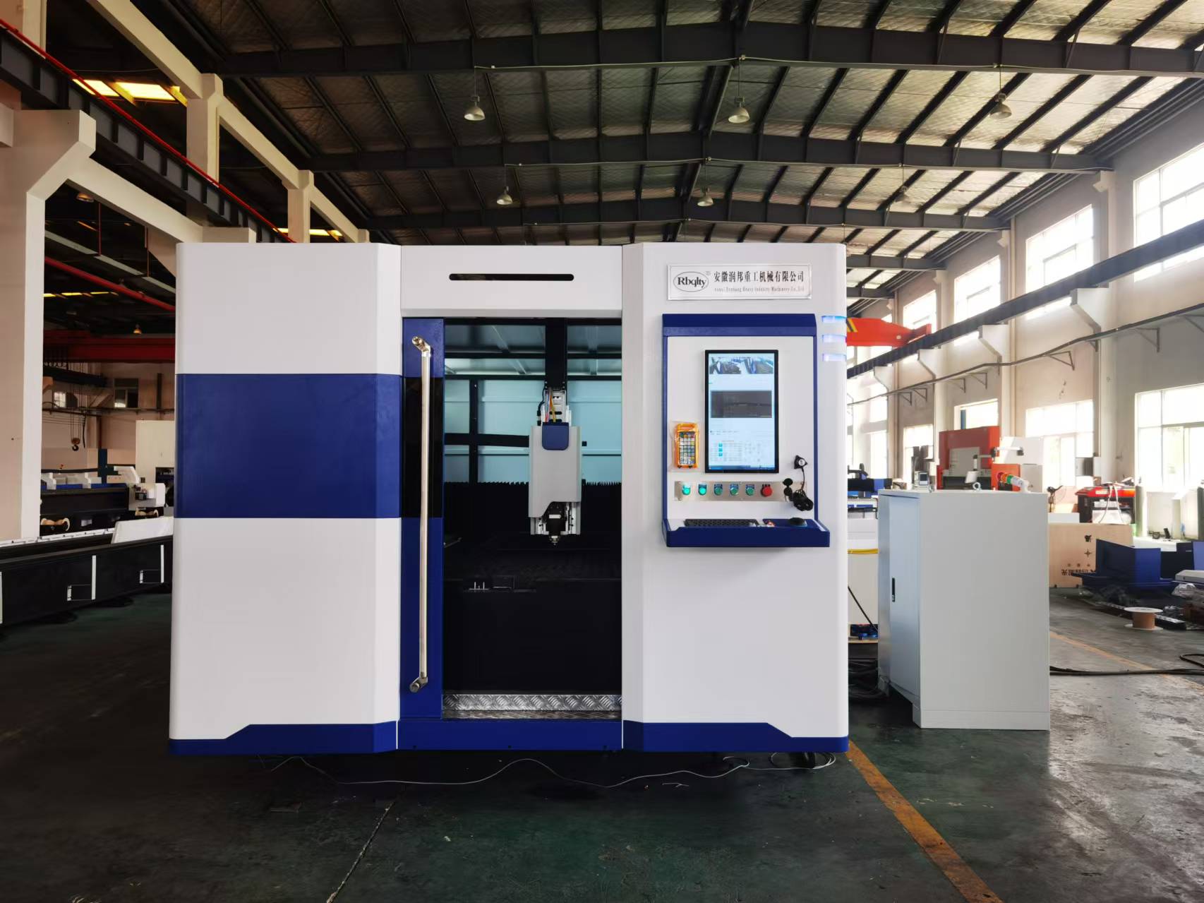 Hot Sales 12000W/15000W/20KW 10mm Full Cover All-Closed Fiber Laser Metal Cutting Machine Cypcut Control System Hiwin Ai