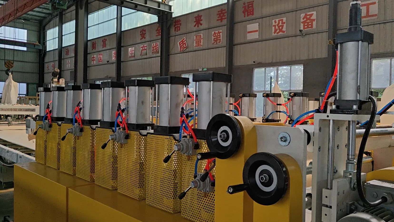 WPC Foam Sheet Can Be Processed by Laser Cutter Laser Engraver Precision Panel Saw Electronic Cutting Saw Panel Dividing and Cross-Cutting Production Line