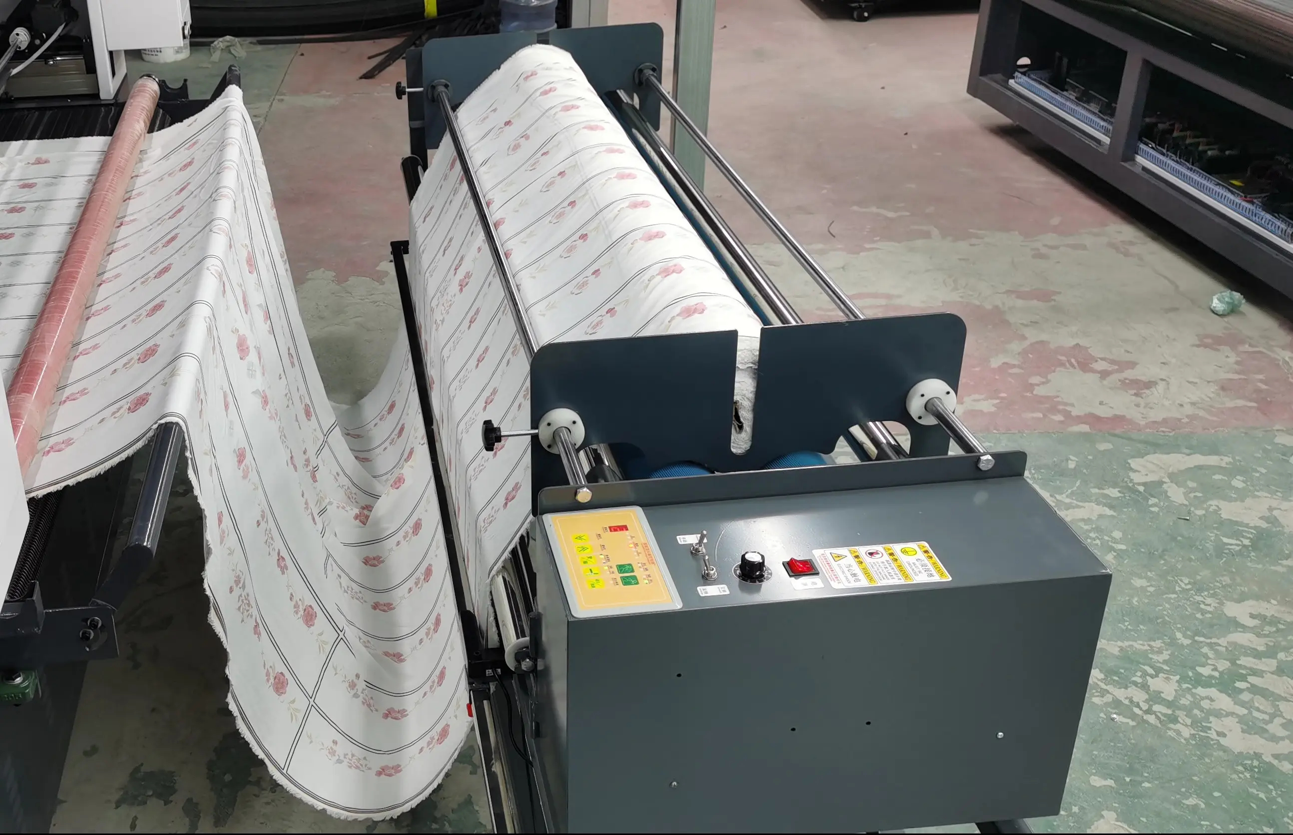 150W Automatic Feeding Nonwoven Fabric Roll Laser Cutting Machine with Visioning CCD Camera Water-Cooled CNC System