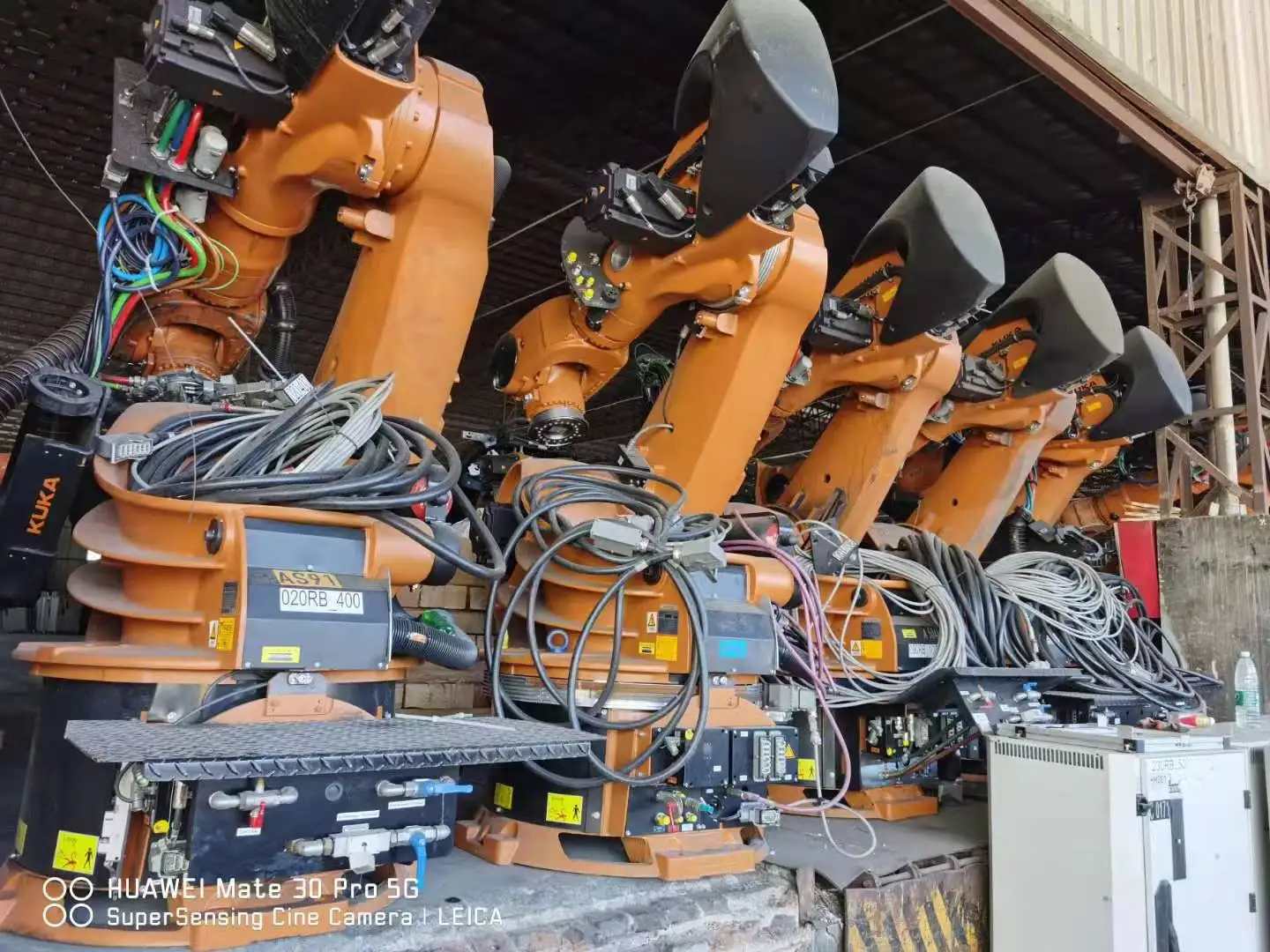 Kuka 6 Axis Robot Arm System PLC Motor Engine Automatic Metal Fiber Laser Cutting Machine 3D Cutting &amp; Welding High Precision