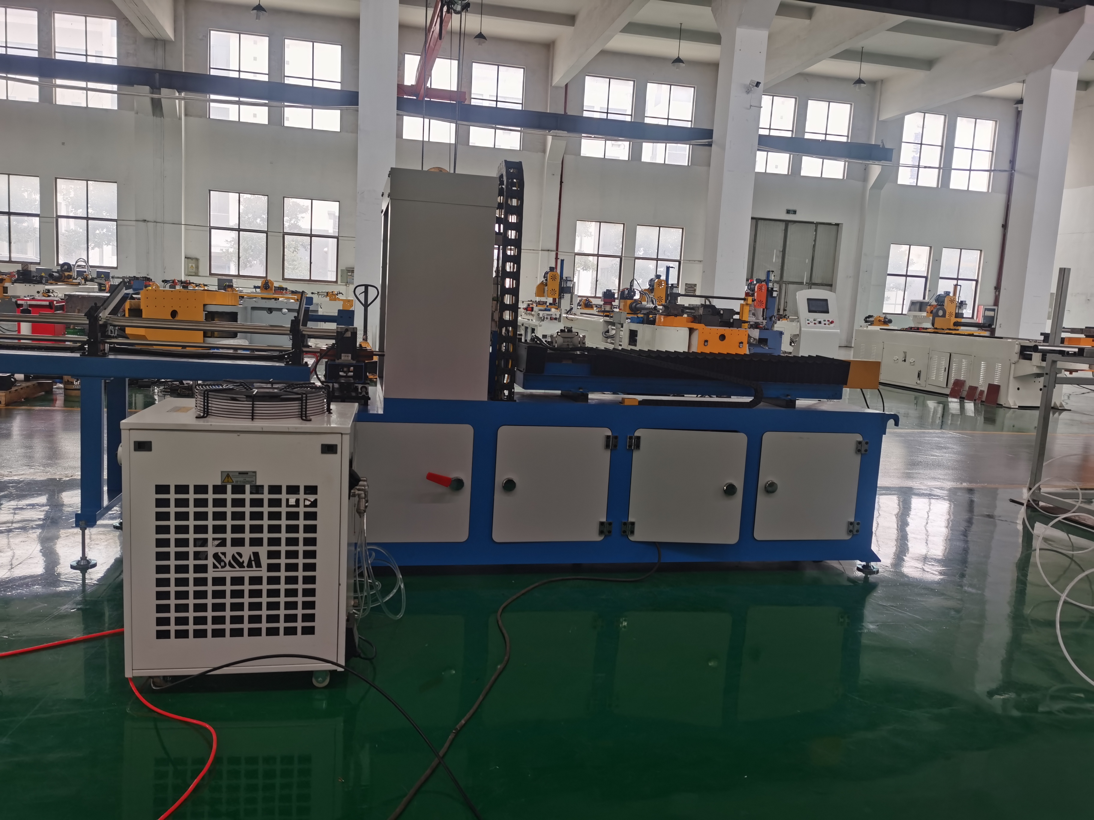 BR-50CNC Portable CNC 2KW Auto-loading Automatic Feeding Stainless Steel Pipe and Tube Laser Cutting Machine