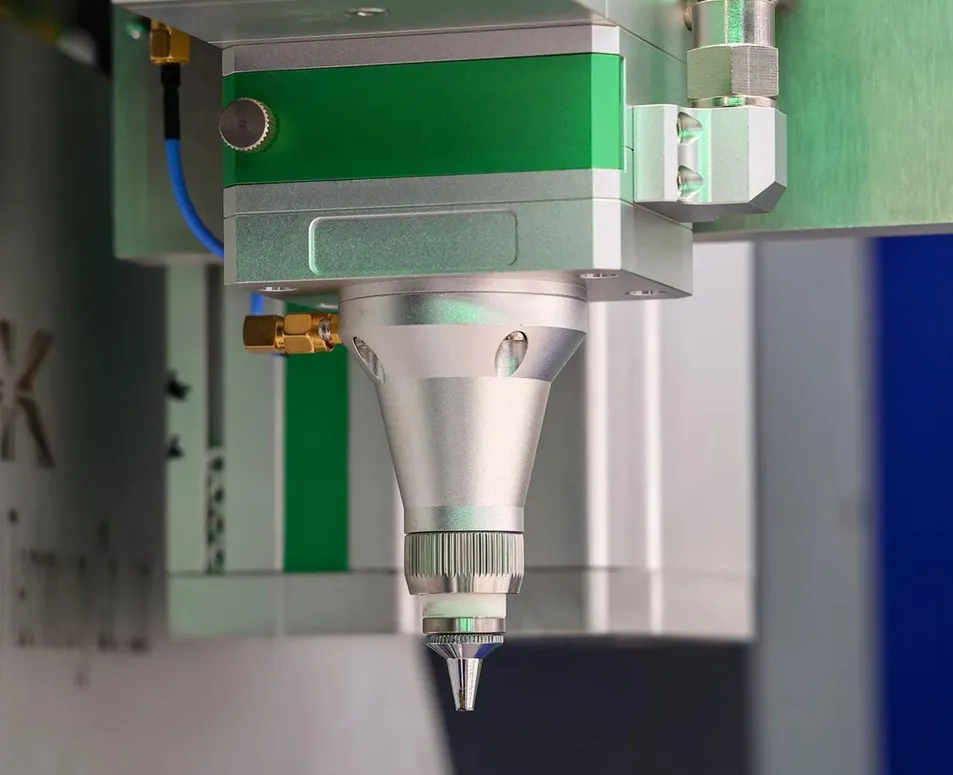 Auto-Focus Laser Head