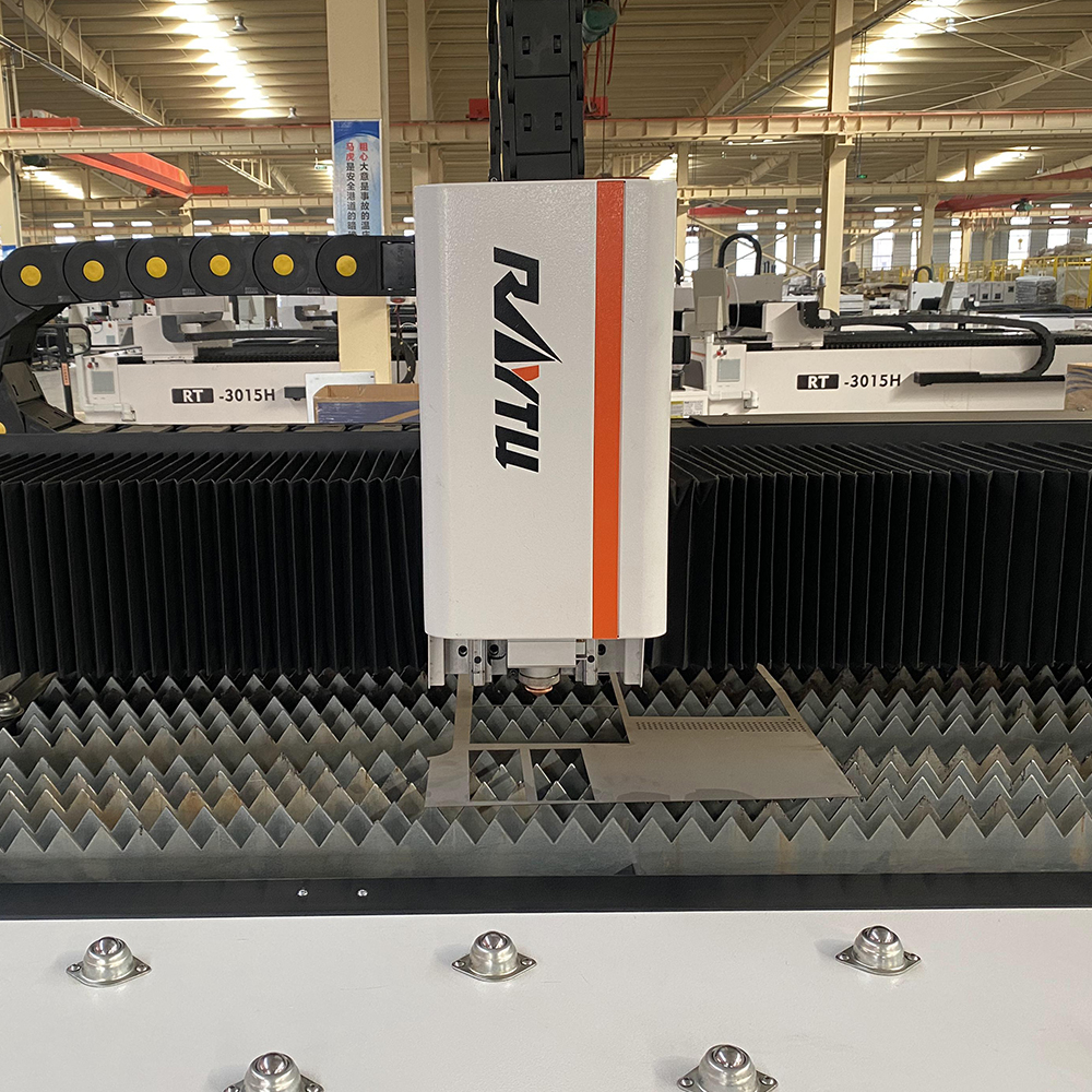 Raytu 3015H Automated CNC Laser Cutting Machine Sheet Metal Price Cypcut Control System Hiwin Guideraill AI BMP PLT