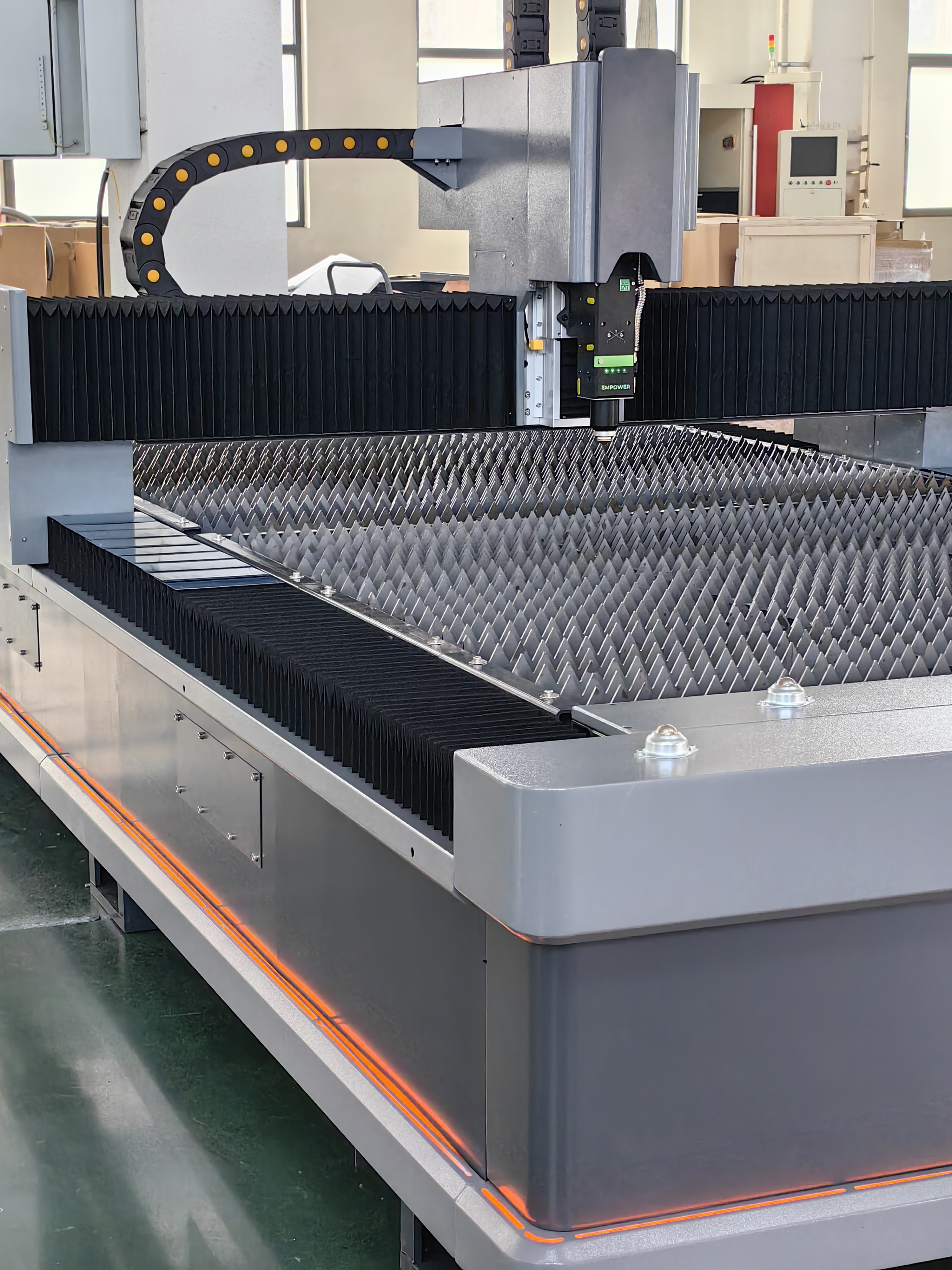 Industrial 3015 Fiber Laser Cutting Machine, 1500W-6000W CNC Metal Plate Laser Cutter For Carbon/Stainless Steel