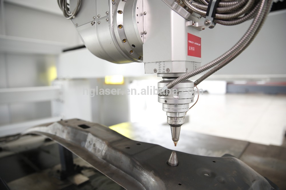 HGTECH High Speed AUTOBOT Series Top Robot Fiber Laser Cutting Machine Sheet and Pipe Metal 5 Axis 3d Laser Cutting Machine