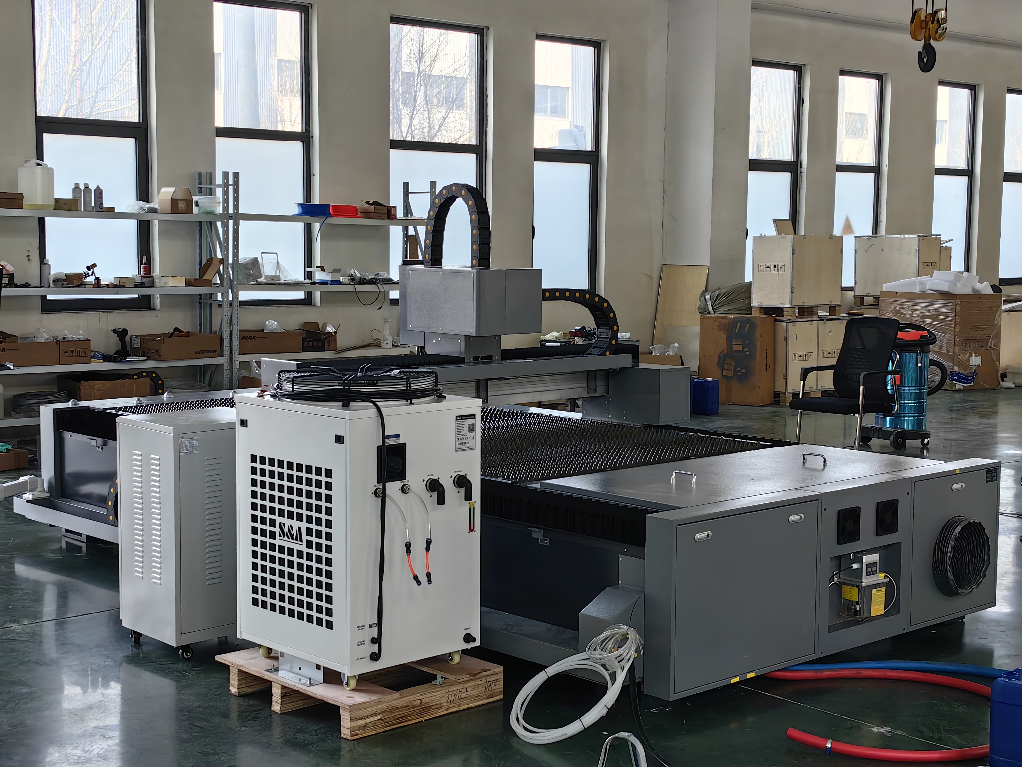 Industrial 3015 Fiber Laser Cutting Machine, 1500W-6000W CNC Metal Plate Laser Cutter For Carbon/Stainless Steel