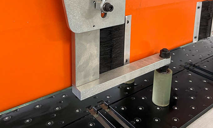 Side Aligner