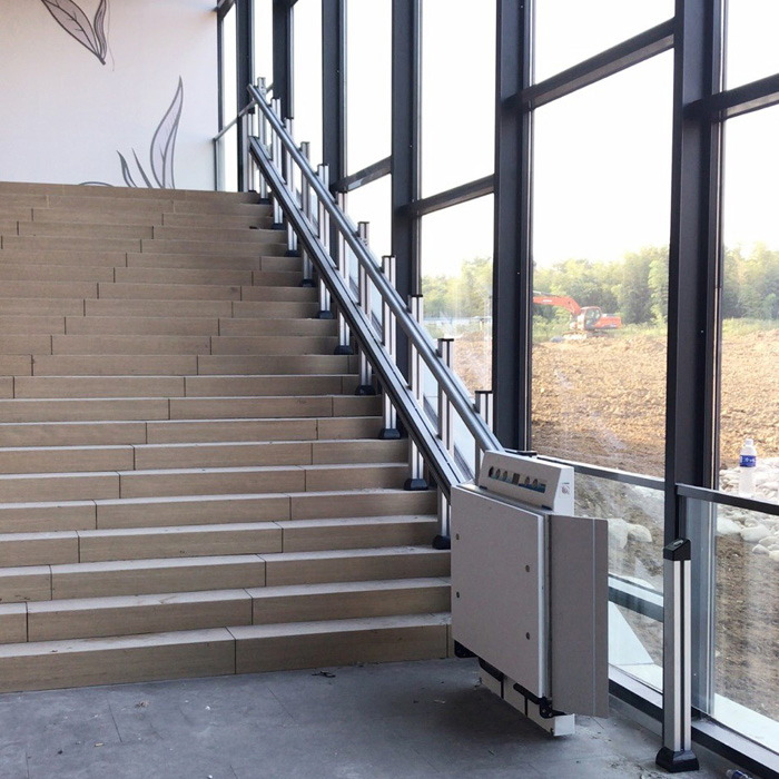 New Design Curved Stair Lift Used for Disabled Person/Inclined Wheelchair Lift Seat Lift