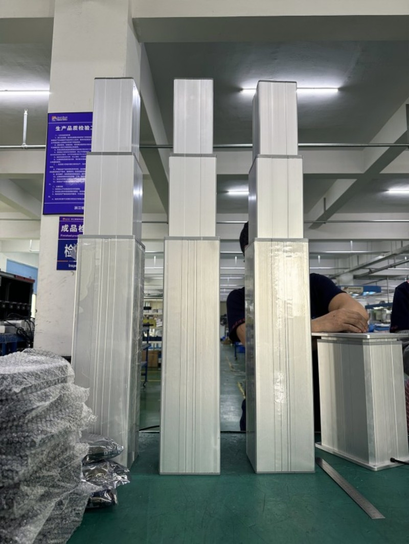 Htd3-18 Robot Base Lift System, Trapezoidal Screw / Ball Screw Optional